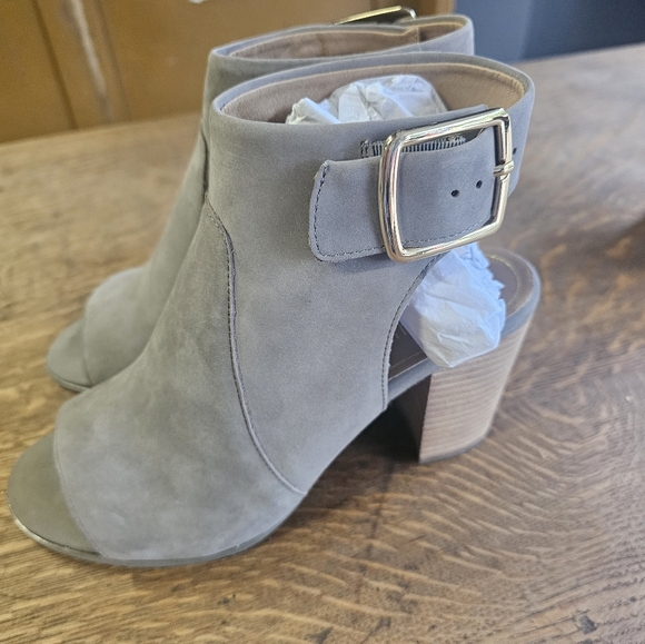 Vionic Open Toe 8.5 Cute Shoe!!! - Picture 4 of 7